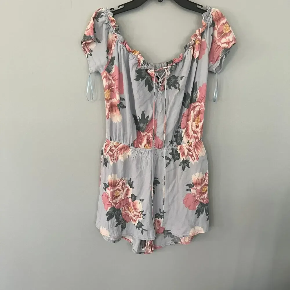 Kendall & Kylie Floral Shorts Romper Women's Size Medium Light Blue & Pink